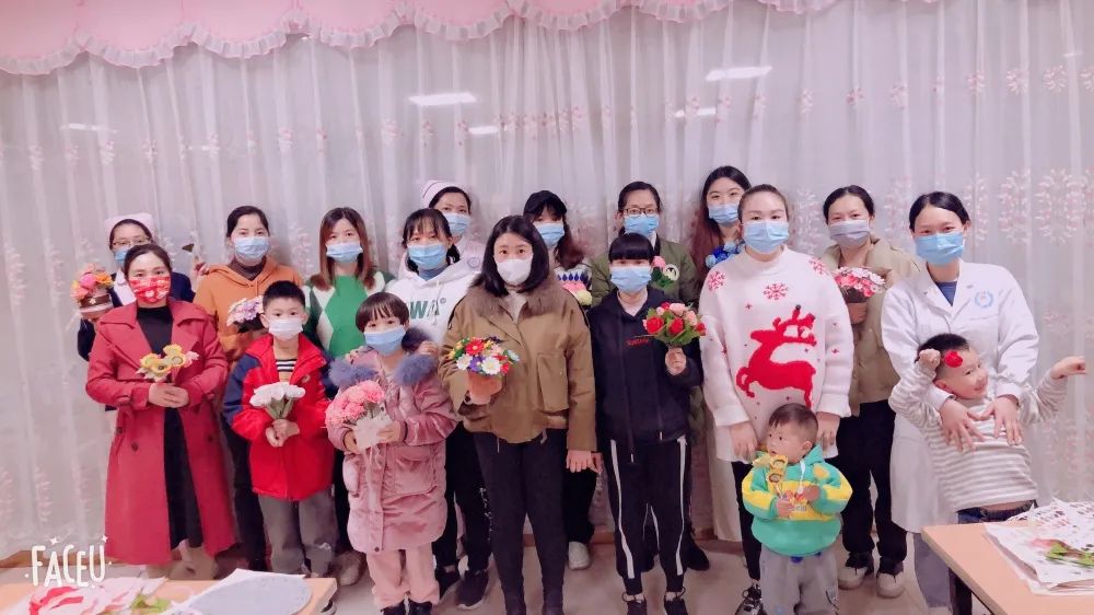 南丹县人民医院孕妇学校“喜迎女神节，不一样的胎教——手工插花课”